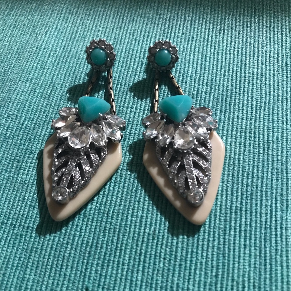 Chloe + Isabel earring